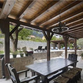 5 bedroom bayside villa with pool near Kotor, sleeps 12